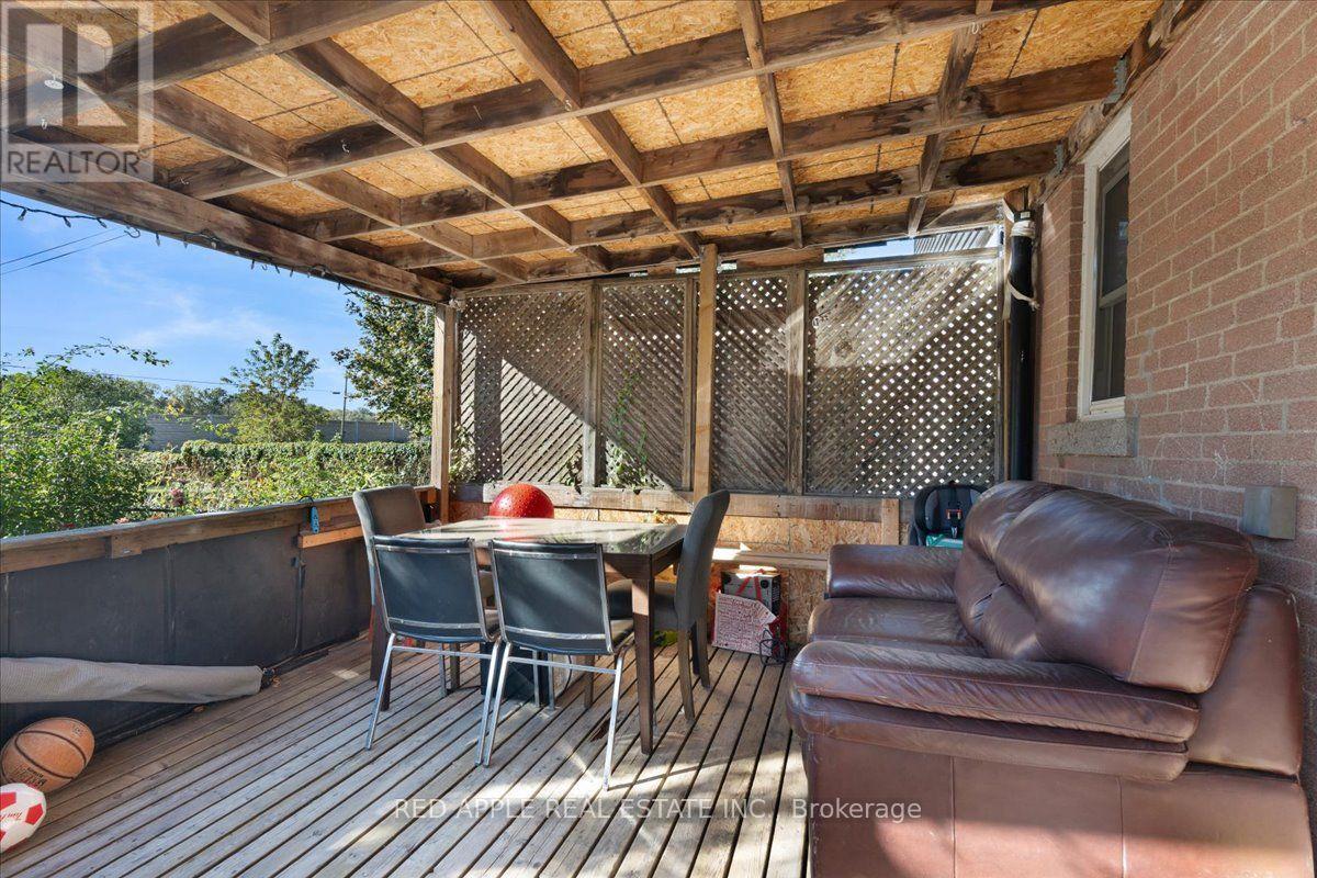 10 ARMSTRONG AVENUE - 23