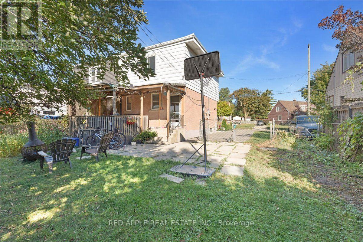 10 ARMSTRONG AVENUE - 25