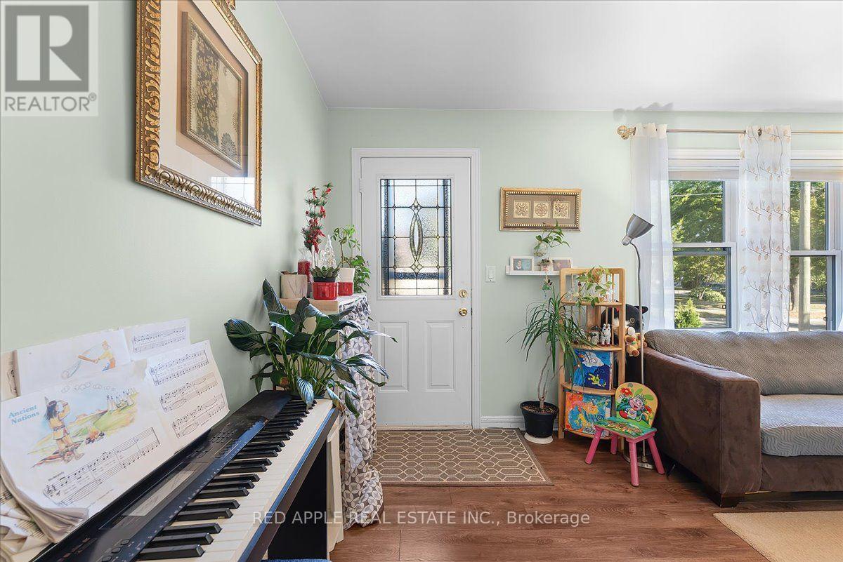 10 ARMSTRONG AVENUE, Hamilton (McQuesten) — photo 4