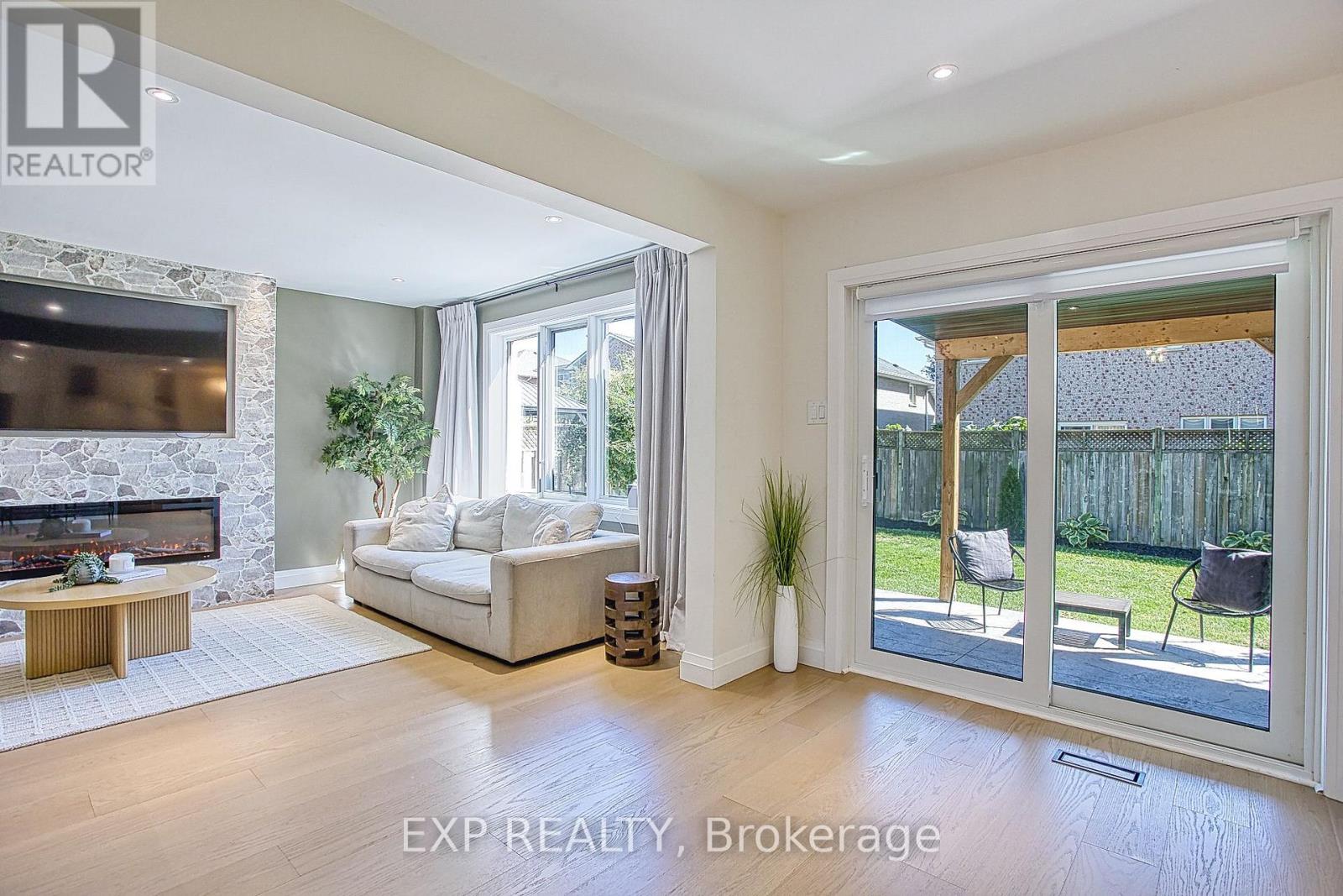 43 SPADARA DRIVE - 15