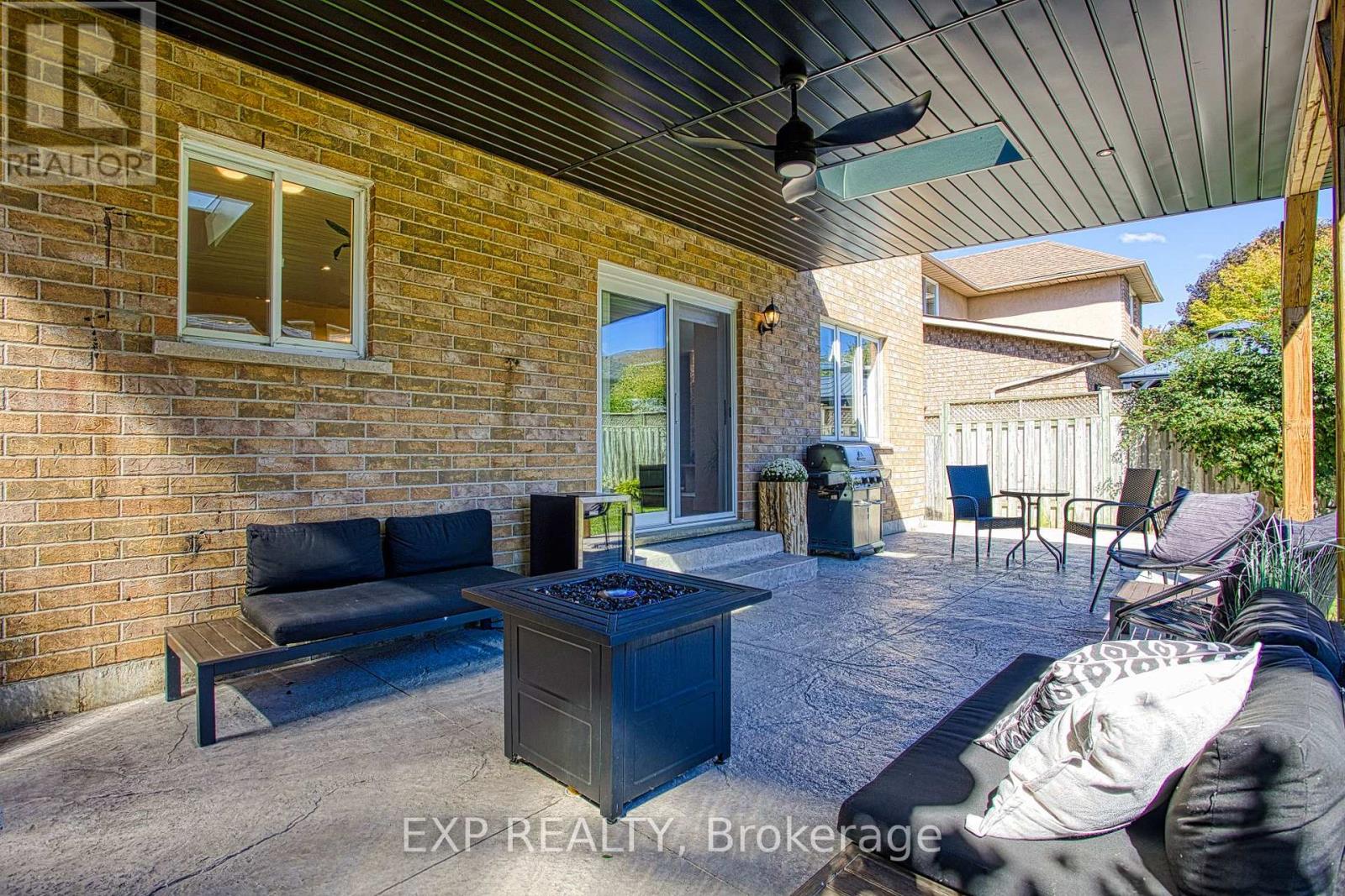 43 SPADARA DRIVE - 40