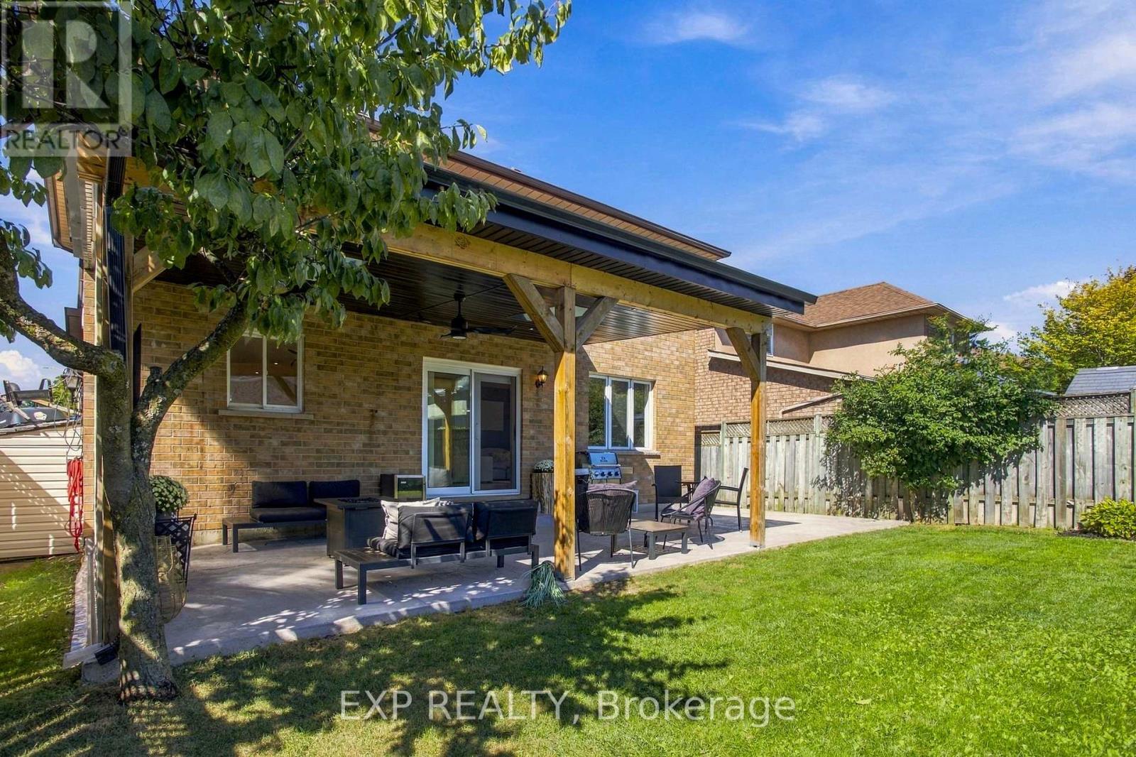 43 SPADARA DRIVE - 44