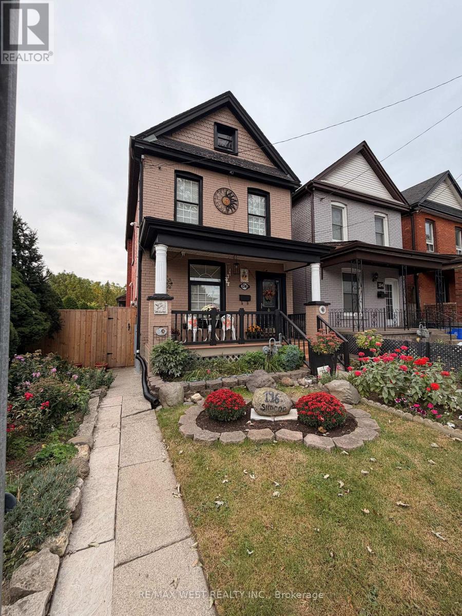 196 SIMCOE STREET E, Hamilton (North End)