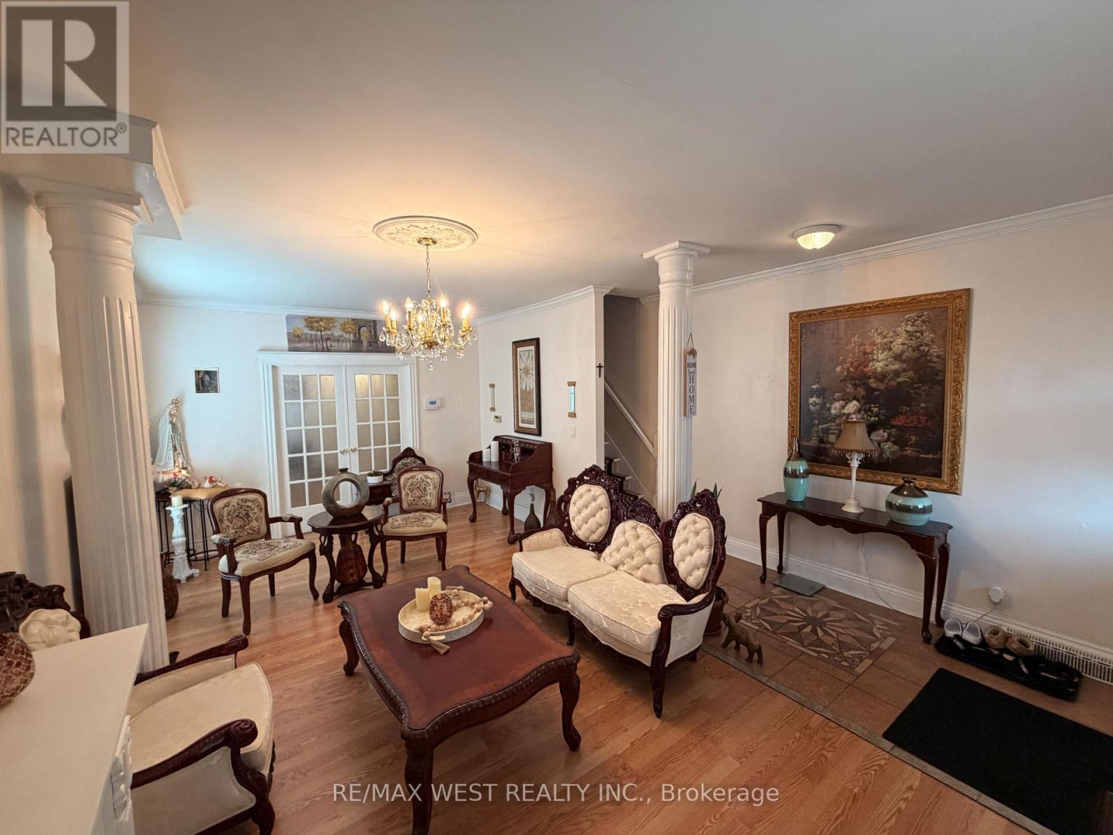196 SIMCOE STREET E, Hamilton (North End) — photo 3