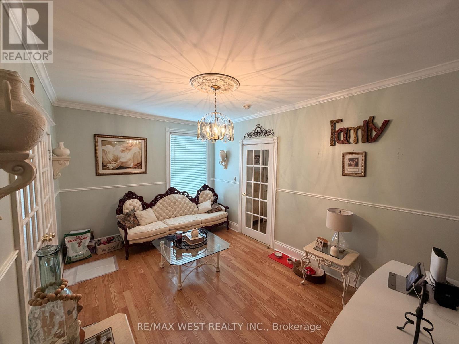 196 SIMCOE STREET E, Hamilton (North End) — photo 5