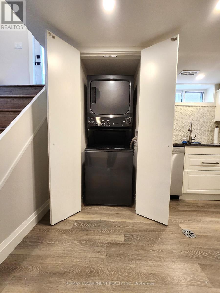 LOWER - 404 NELSON STREET, Brantford — photo 9