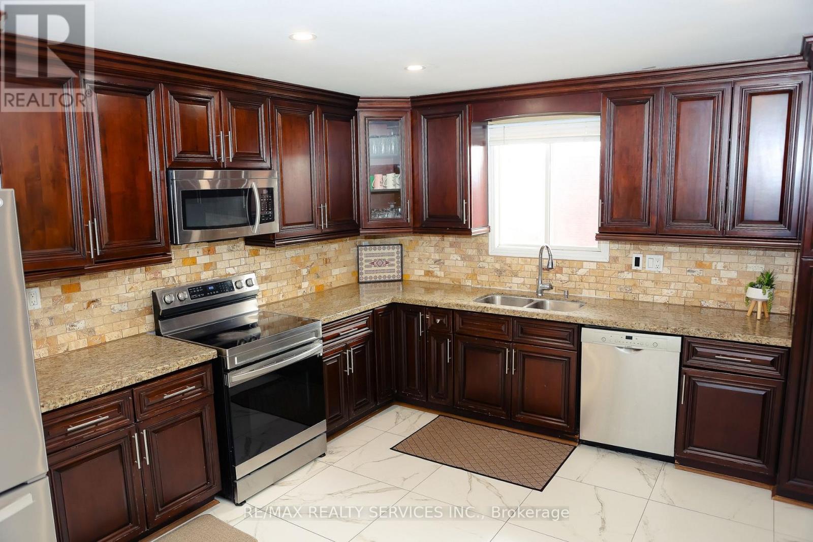 177 SIRENTE DRIVE - 14