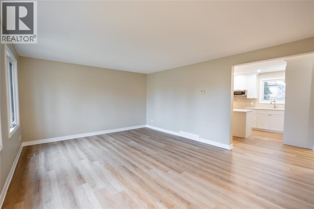 900 EVEREST COURT, Sarnia — photo 3