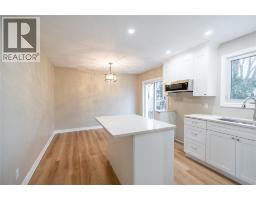 900 Everest Court, Sarnia, ON N7T7T6 Photo 10