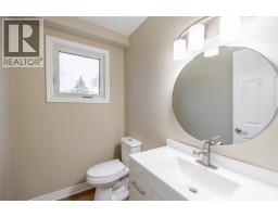 900 Everest Court, Sarnia, ON N7T7T6 Photo 11