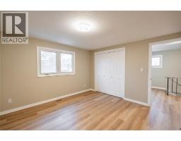 900 Everest Court, Sarnia, ON N7T7T6 Photo 13