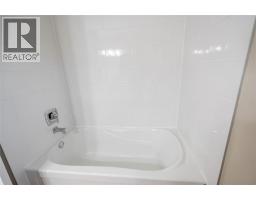 900 Everest Court, Sarnia, ON N7T7T6 Photo 15