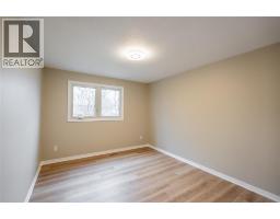 900 Everest Court, Sarnia, ON N7T7T6 Photo 16