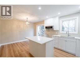 Kitchen - 900 Everest Court, Sarnia, ON N7T7T6 Photo 6