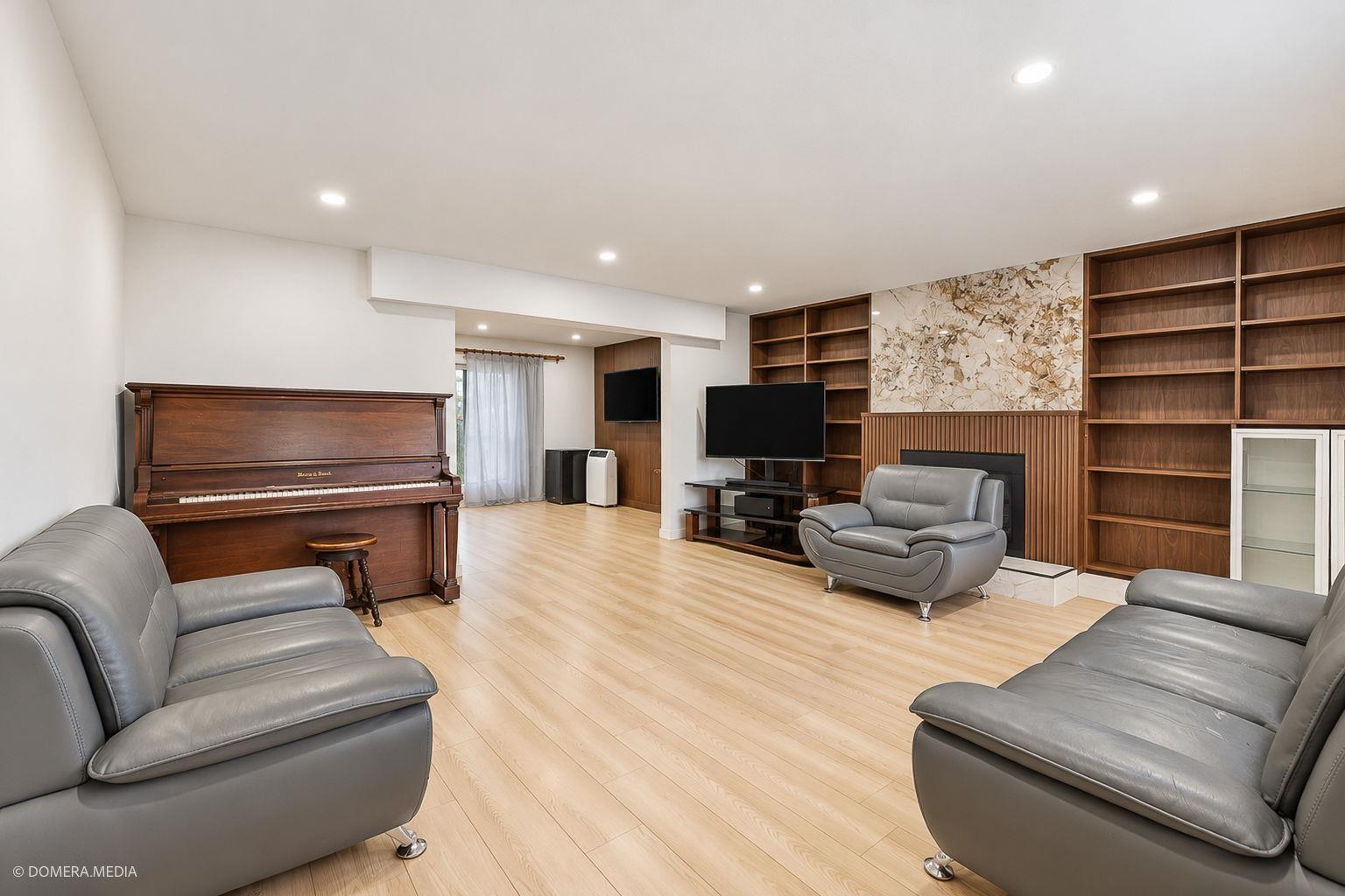 2129 BOWLER DRIVE