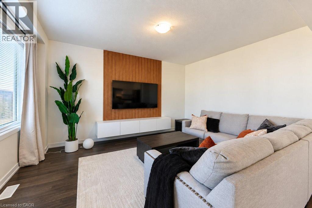 31 SANTOS Drive, Caledonia — photo 4