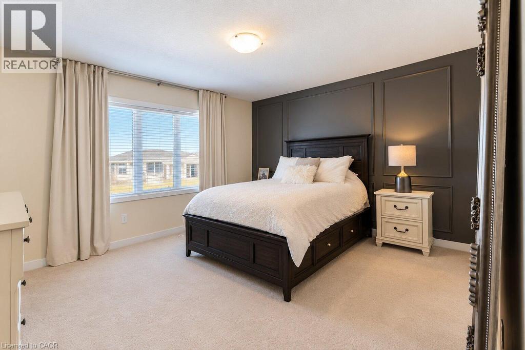 31 SANTOS Drive, Caledonia — photo 11