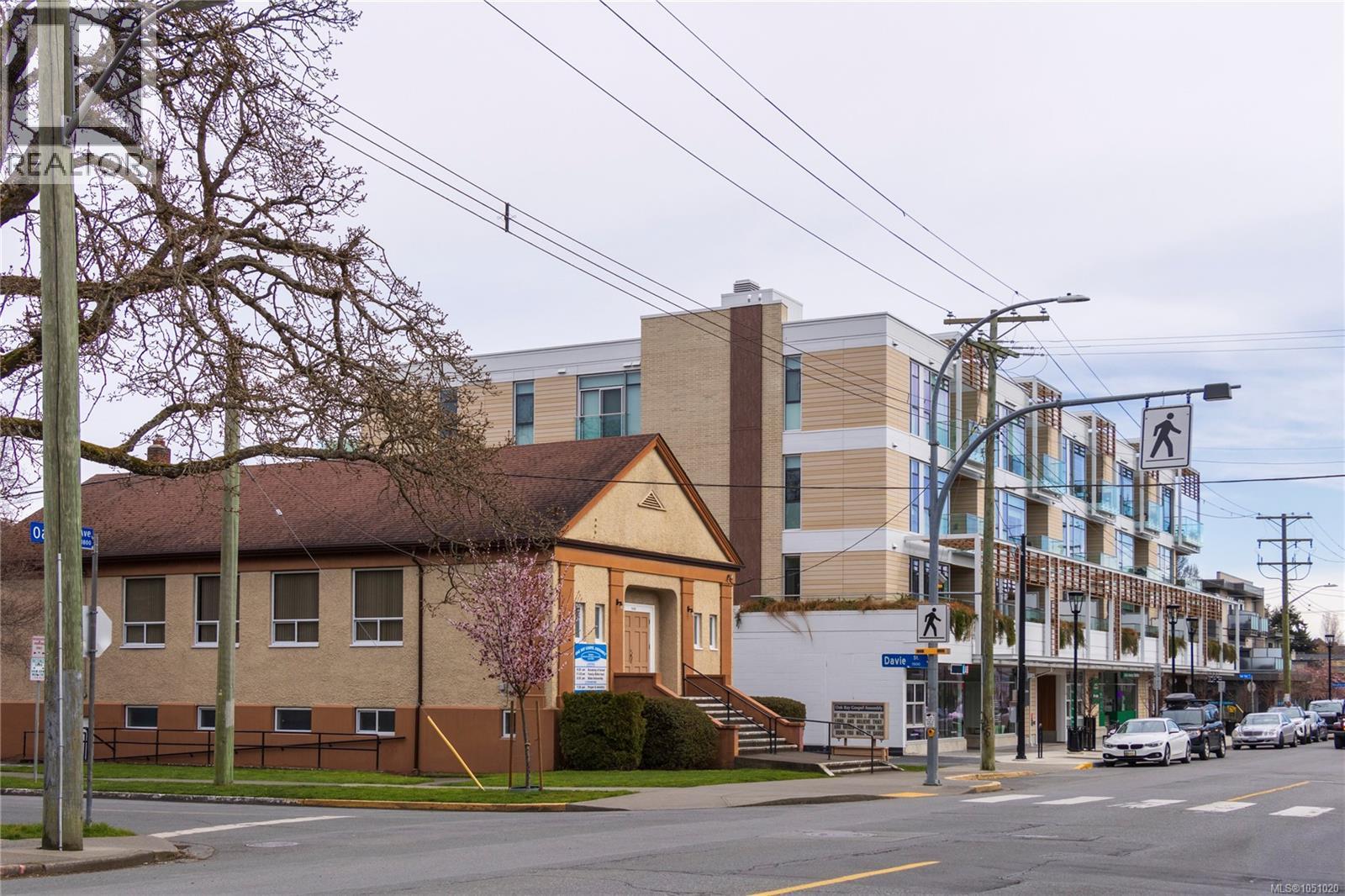 #406 1916 Oak Bay Ave - 21