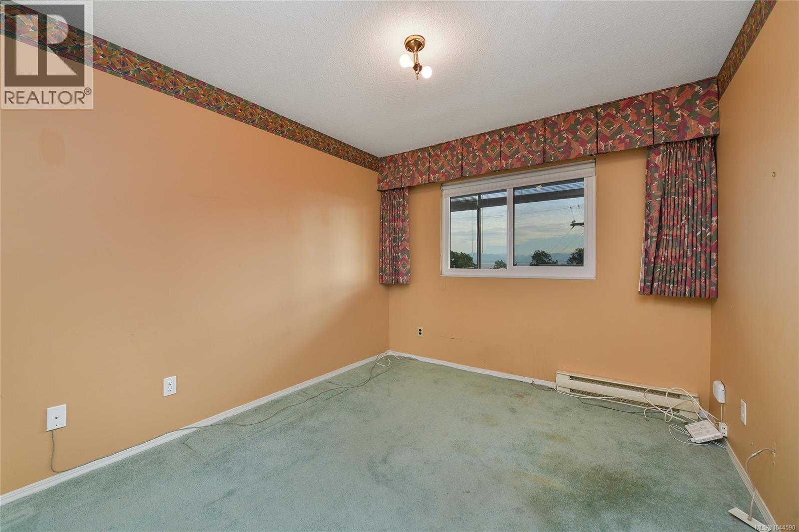 #401 660 Battery St - 13