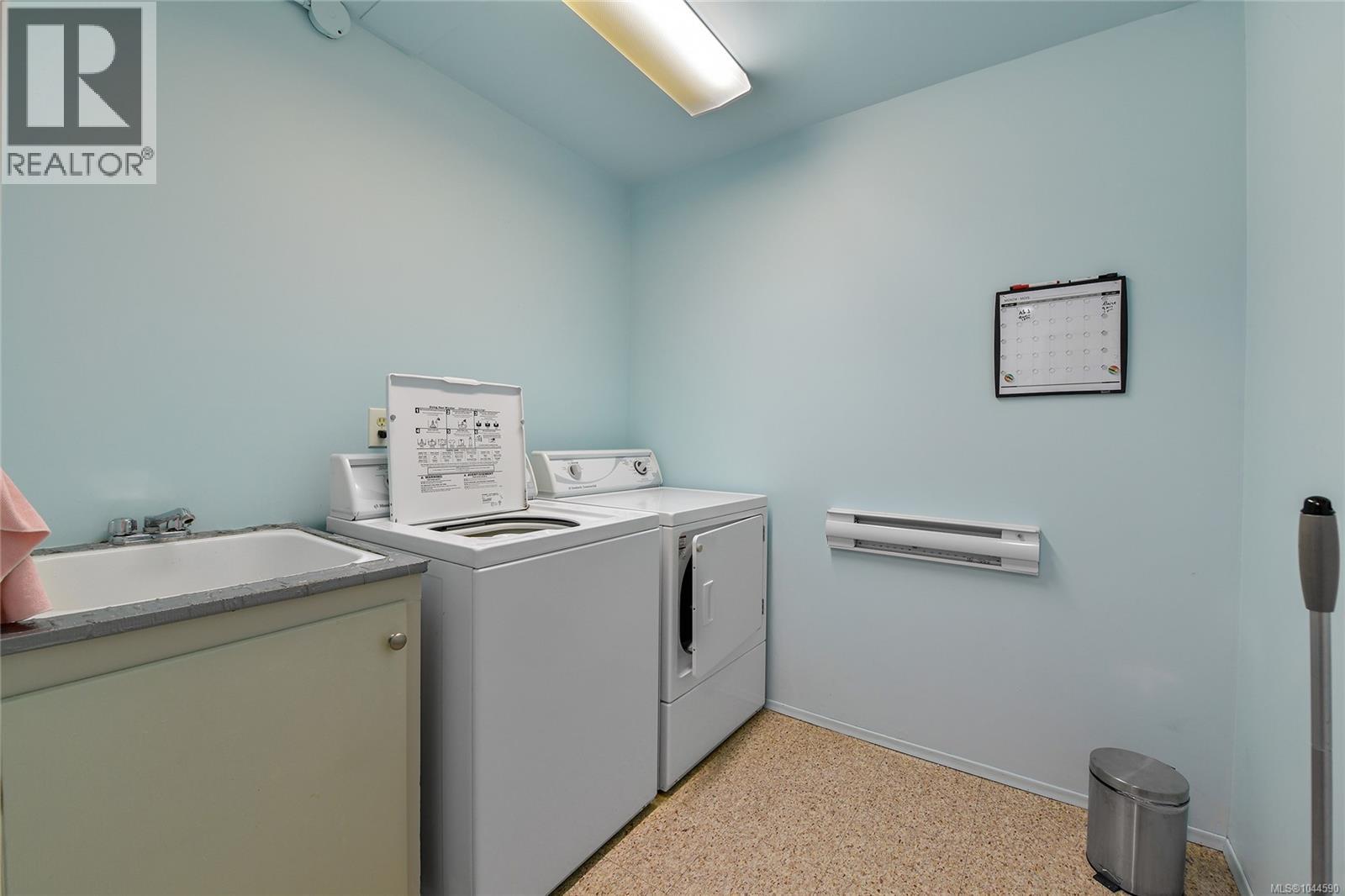 #401 660 Battery St - 15