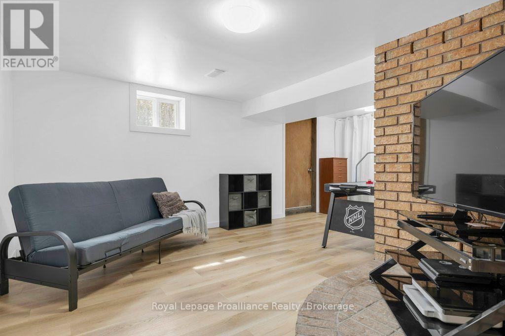 12 COSGROVE LANE - 28