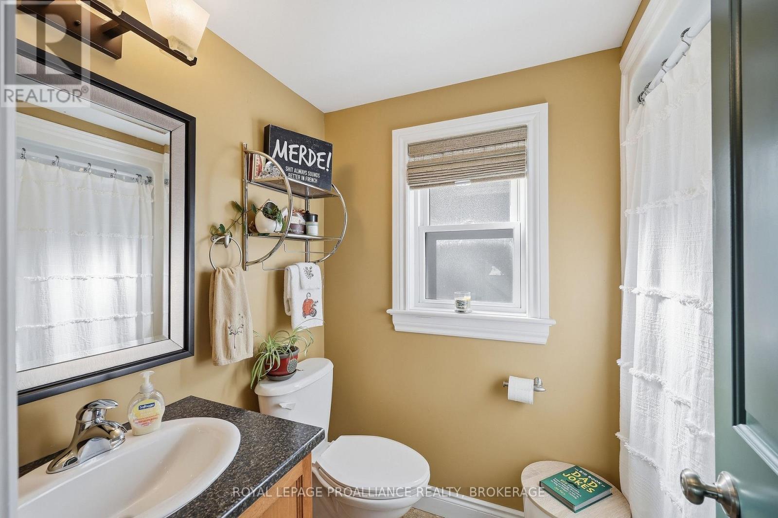 535 ALBERT STREET - 34