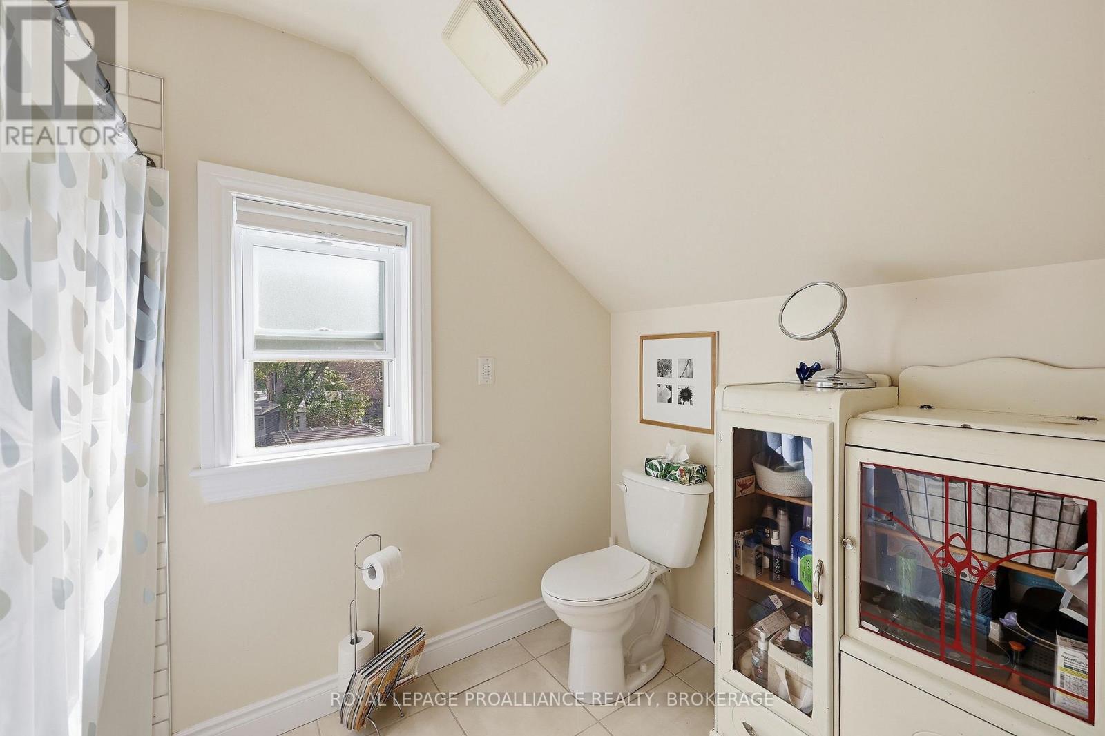535 ALBERT STREET - 39