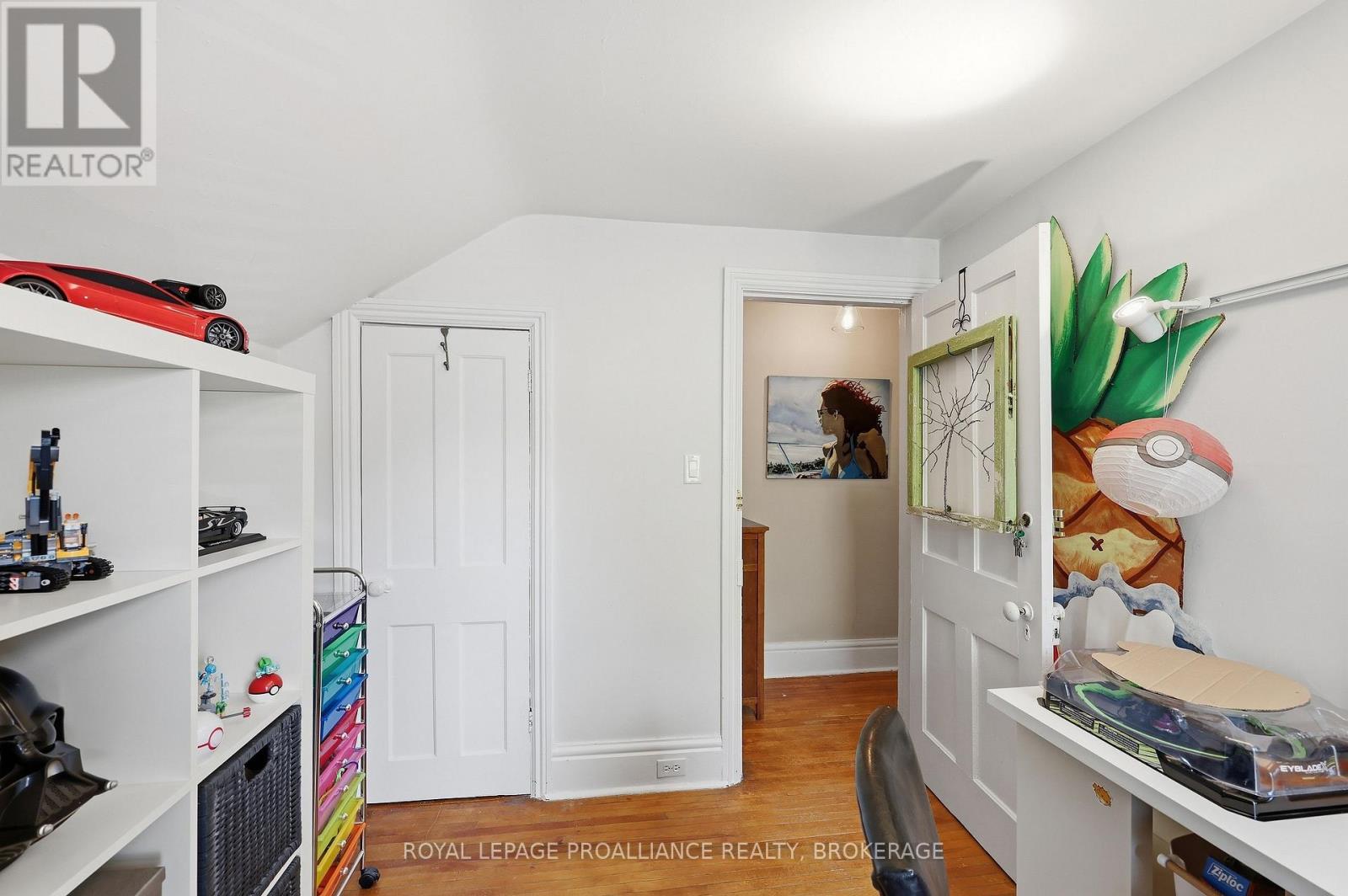 535 ALBERT STREET - 46