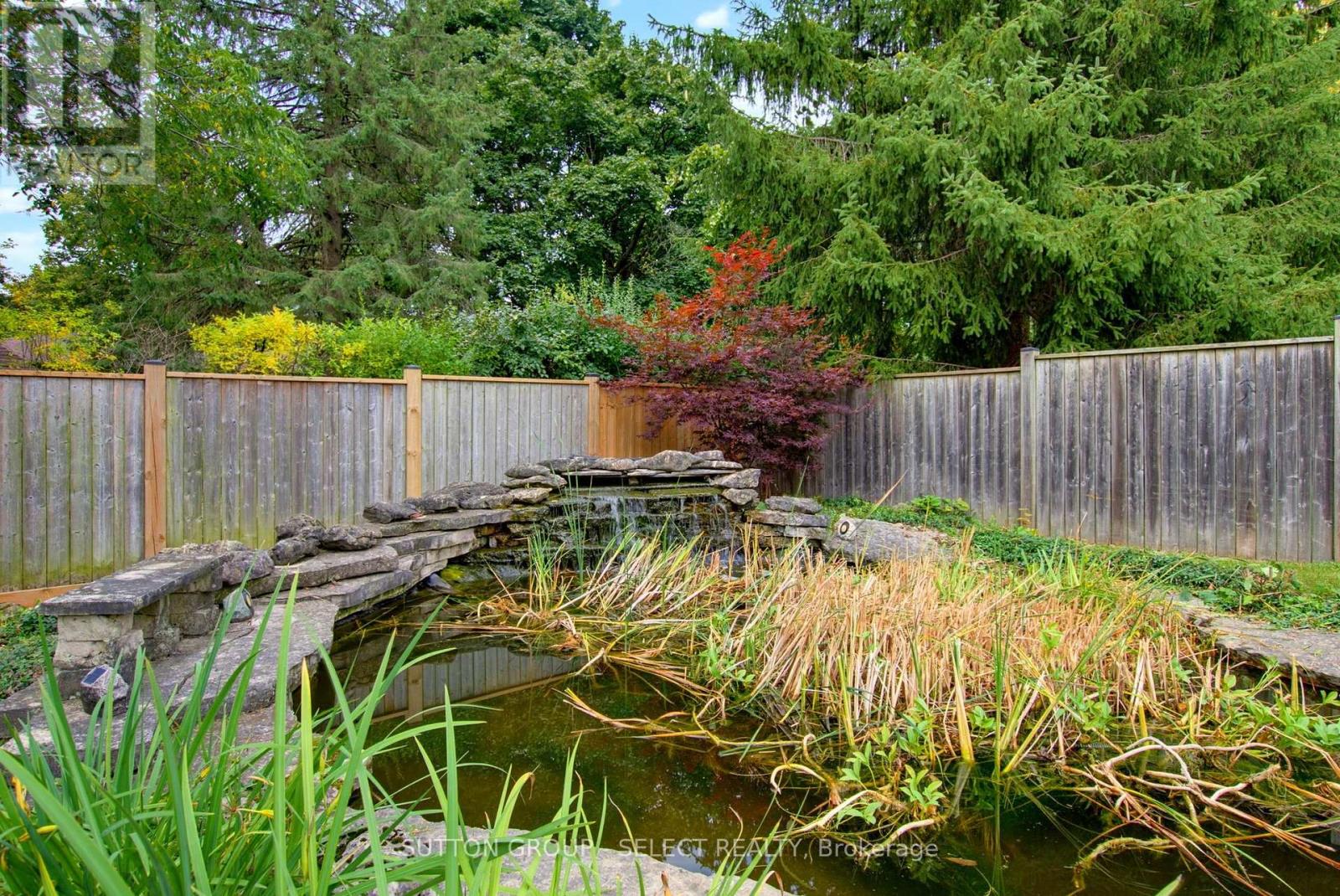 61 DALEVIEW CRESCENT - 44