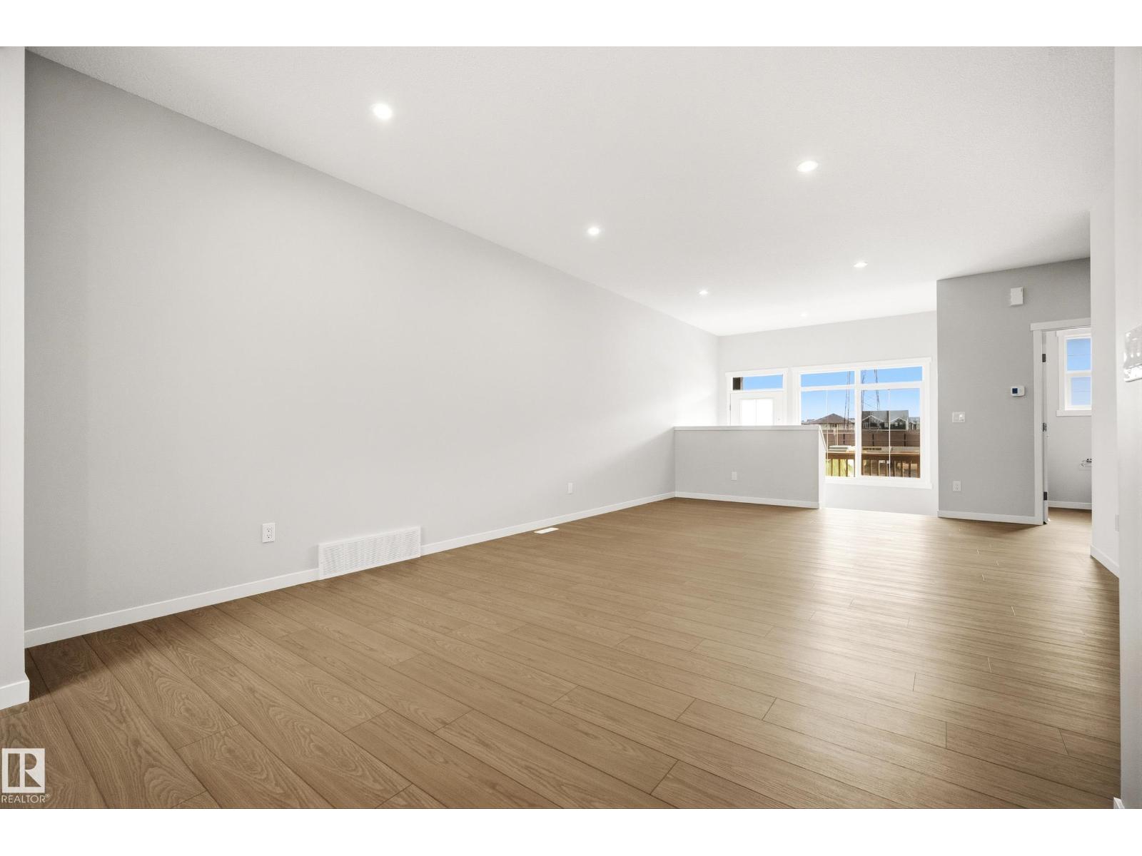 19616 30 Avenue NW - 10