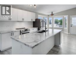 102 Pinnacle Crescent, Grande Prairie, AB T8W2T1 Photo 9