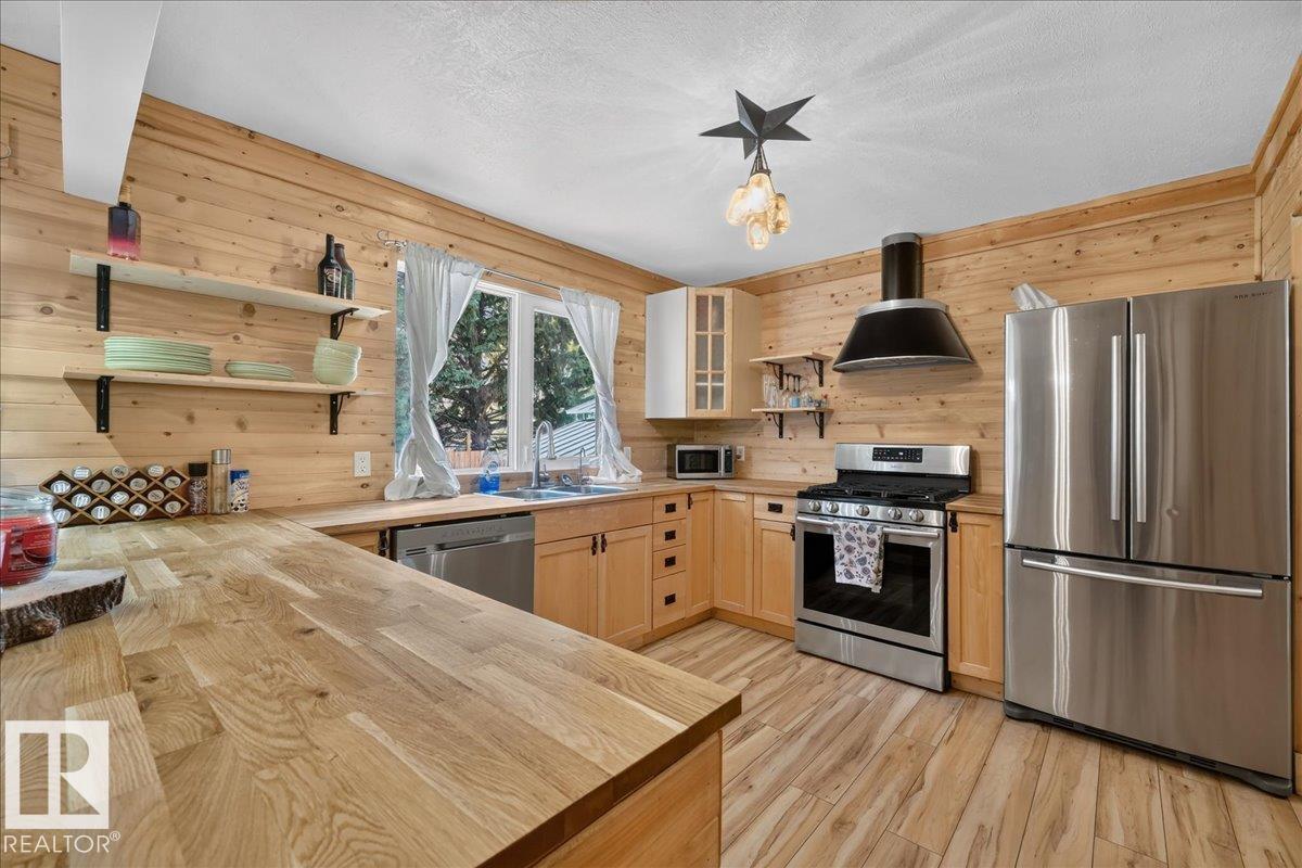 #4 52508 RGE ROAD 21 - 18