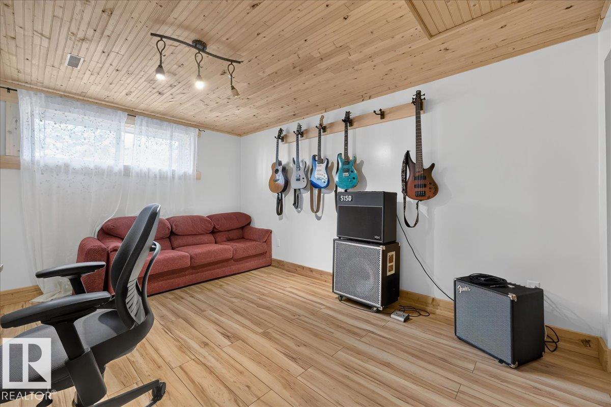 #4 52508 RGE ROAD 21 - 32