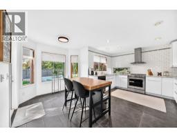 5pc Bathroom - 723 Diamond Court Se, Calgary, AB T2J7E2 Photo 14