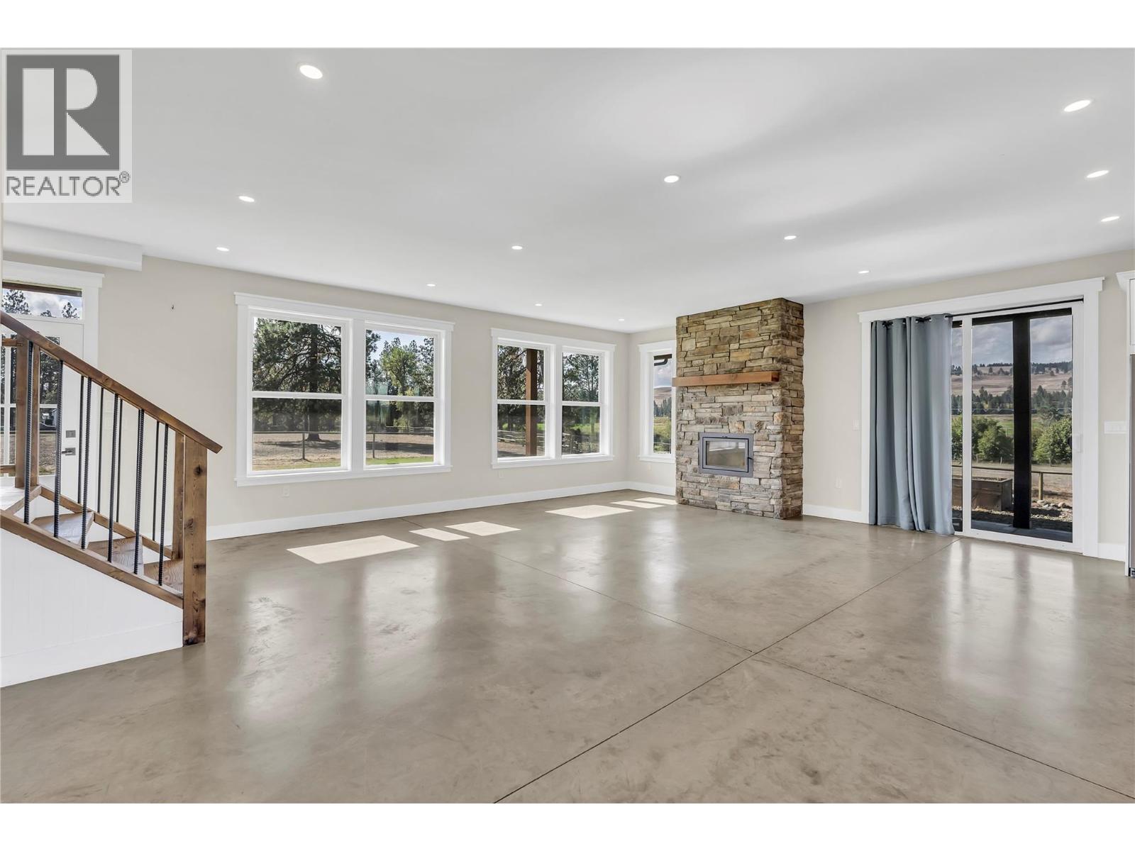 422 HUEY Road - 26
