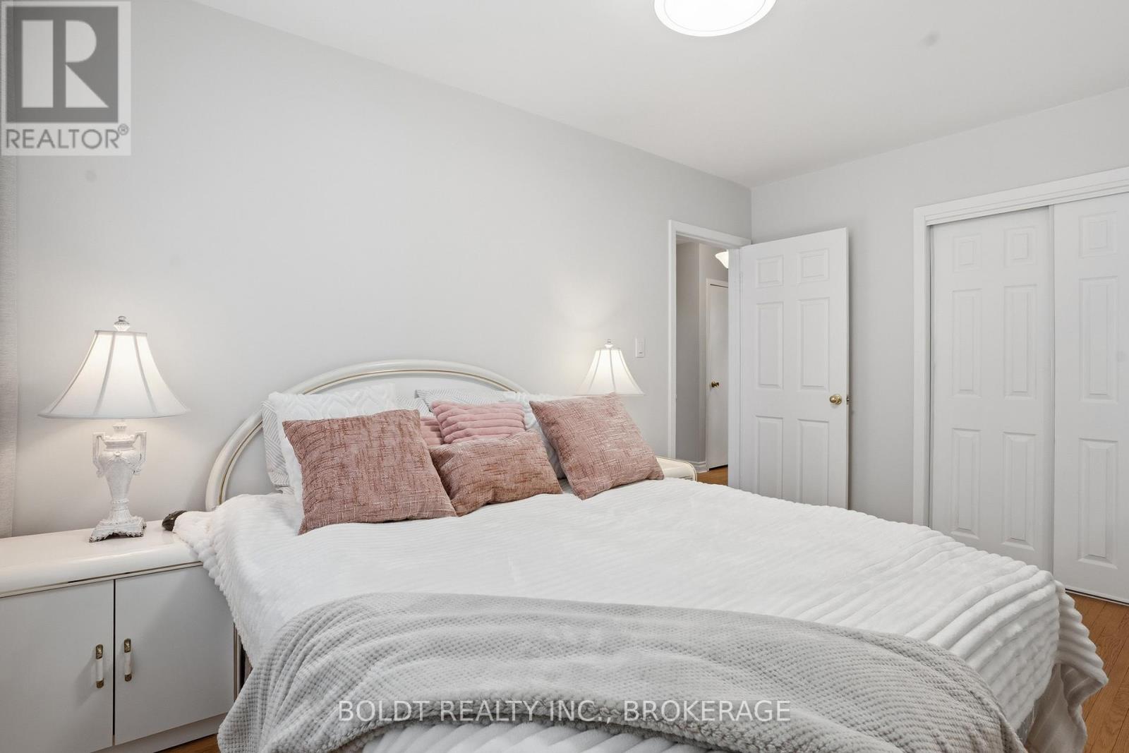 628 VINE STREET - Image 27