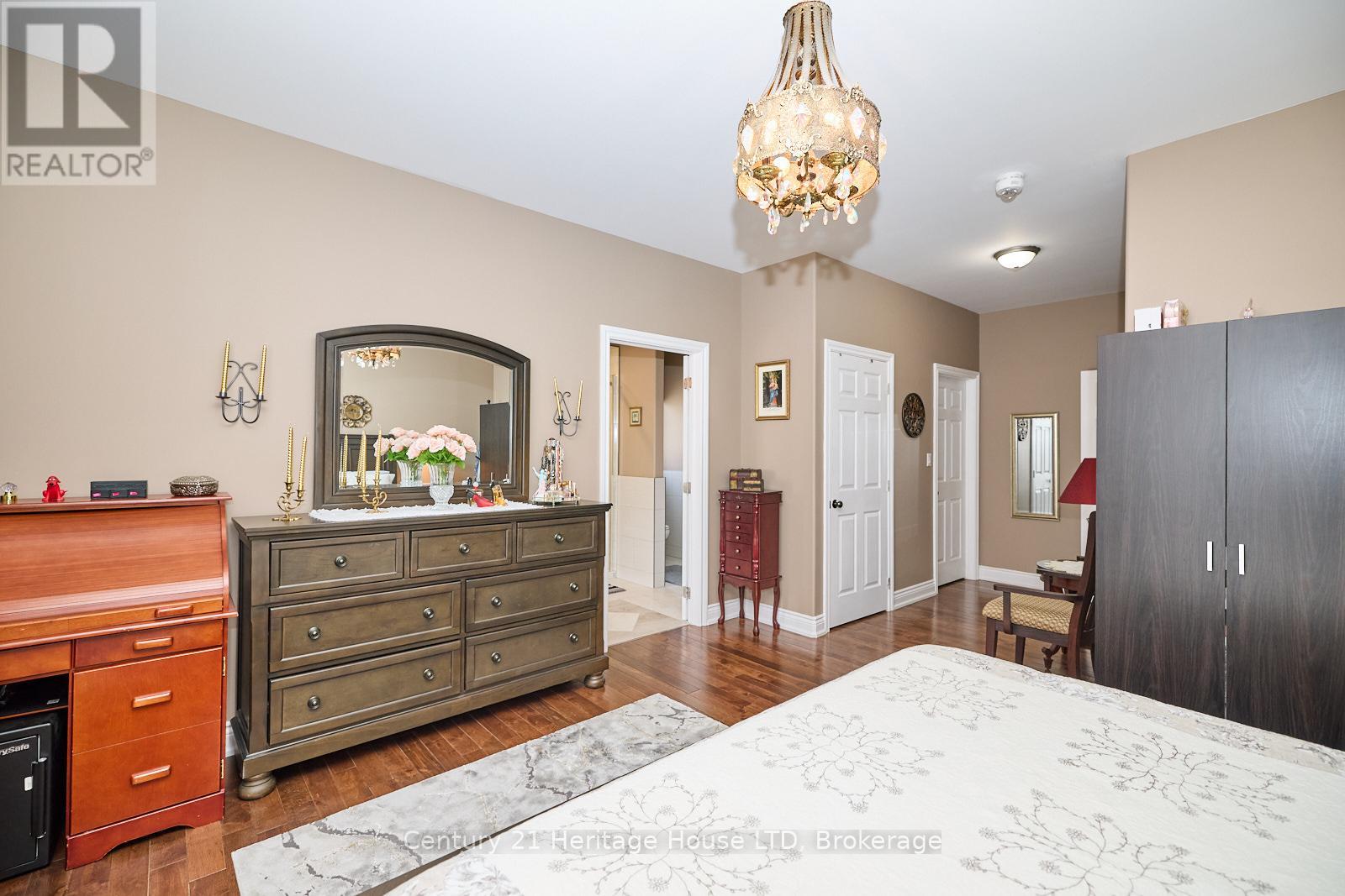 3290 EVADERE AVENUE - 13