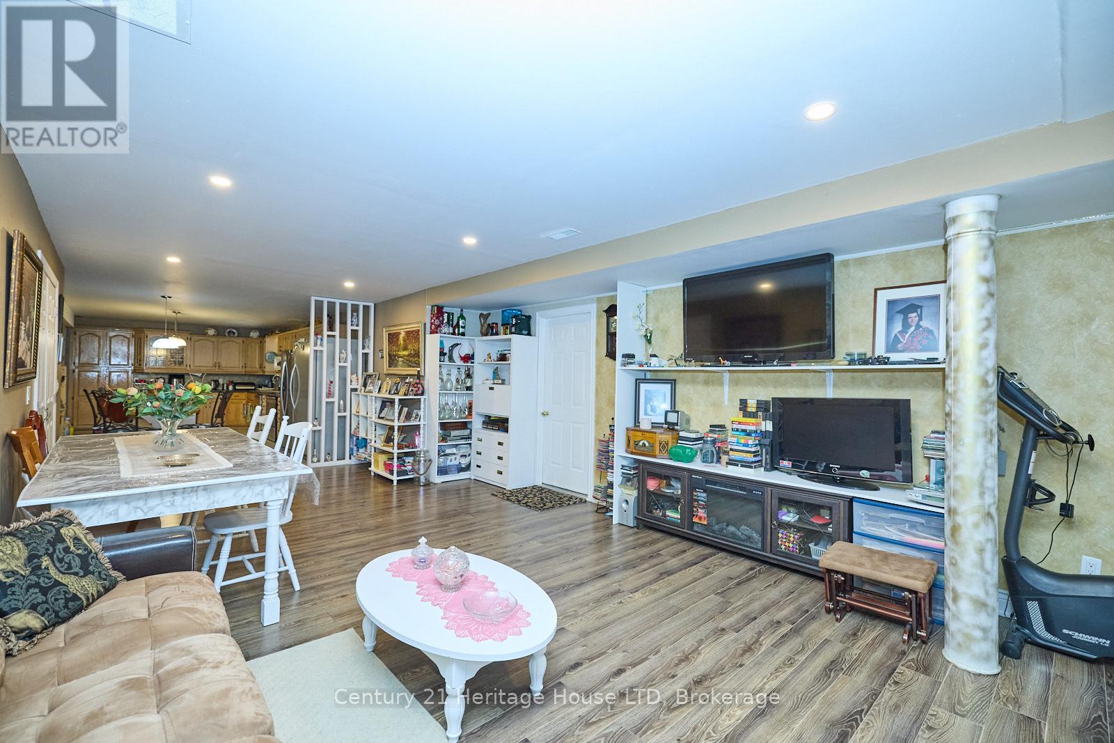 3290 EVADERE AVENUE - 27