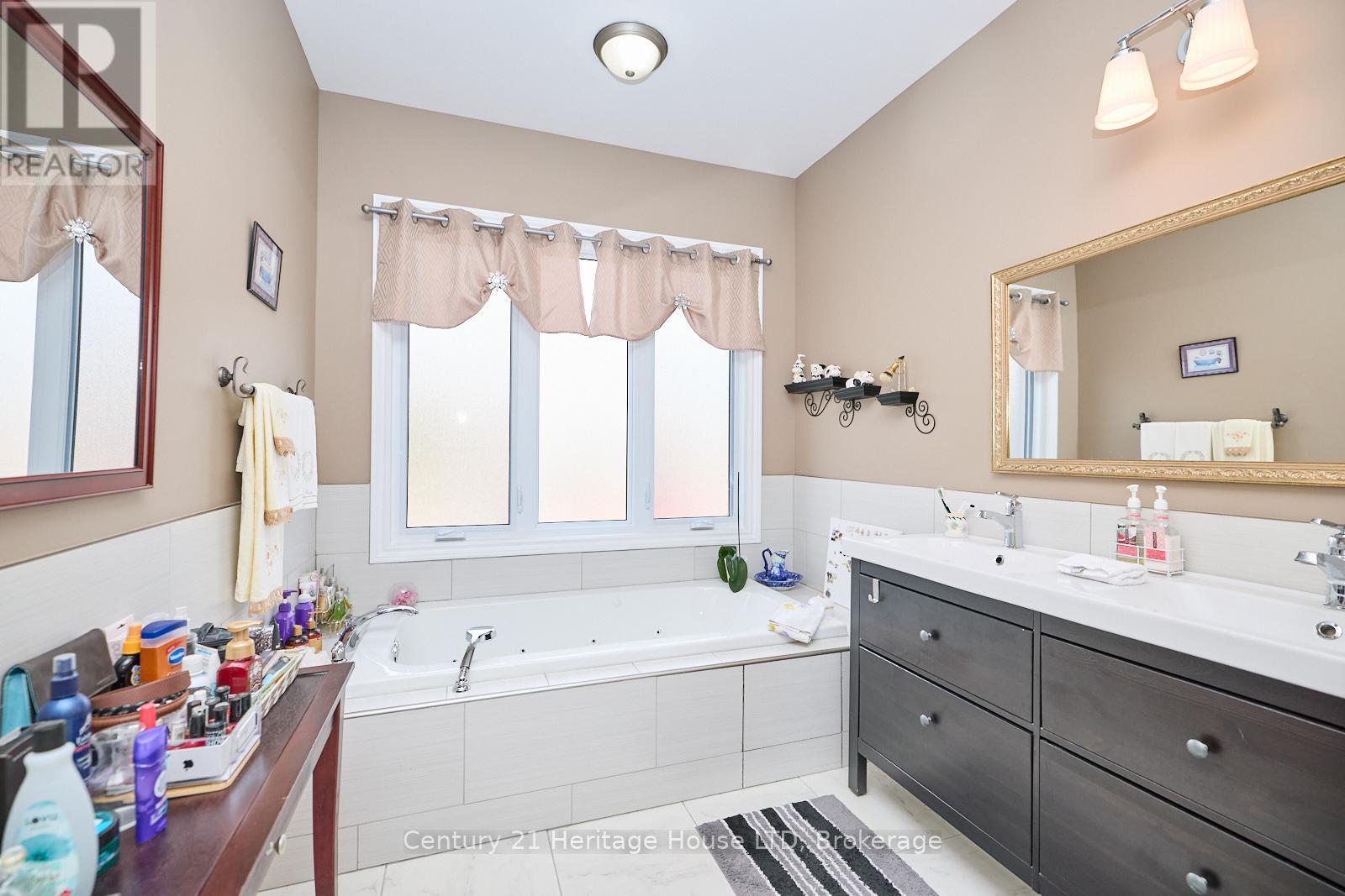 3290 EVADERE AVENUE - Image 32