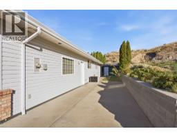 Foyer - 1398/1400 Semlin Drive, Cache Creek, BC V0K1H0 Photo 11