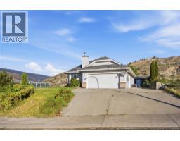 Full ensuite bathroom - 1398/1400 Semlin Drive, Cache Creek, BC V0K1H0 Photo 10