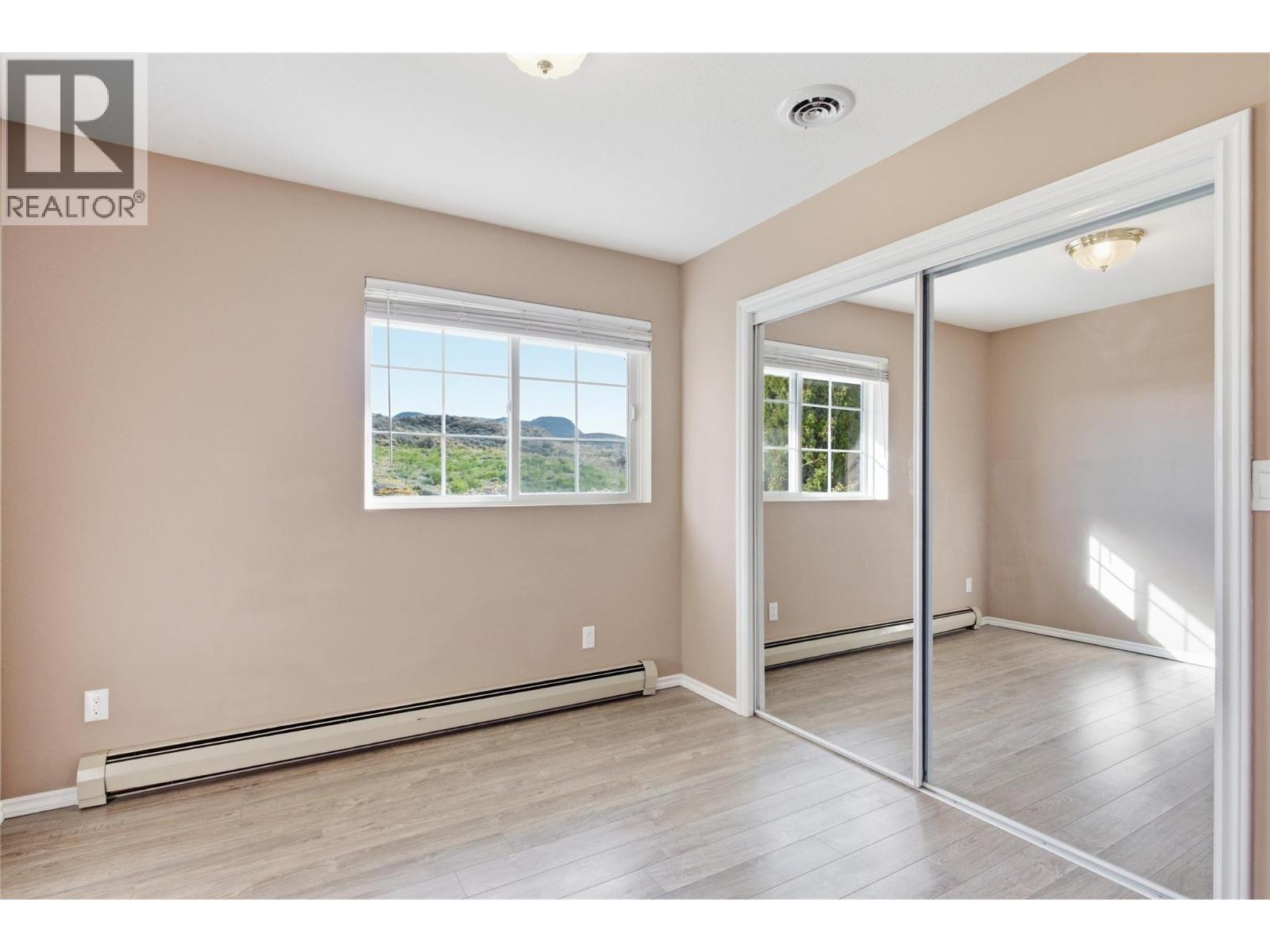 1398/1400 SEMLIN Drive - Image 33