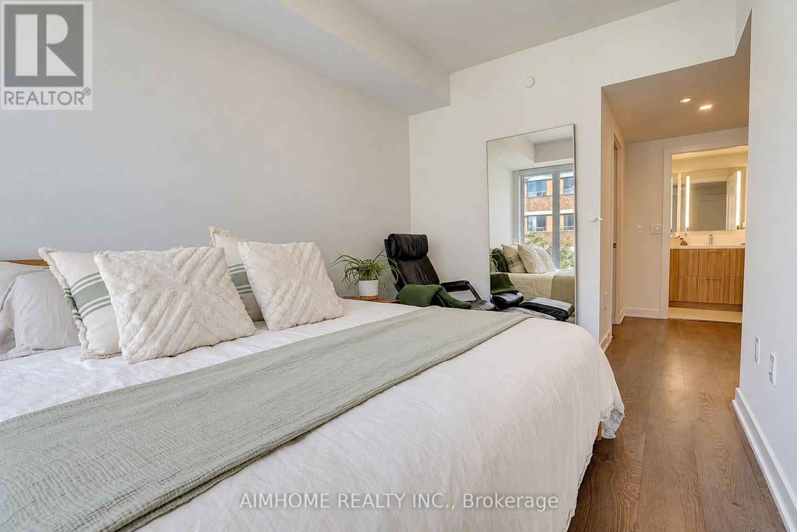 #310 50 MCCAUL STREET - Image 29