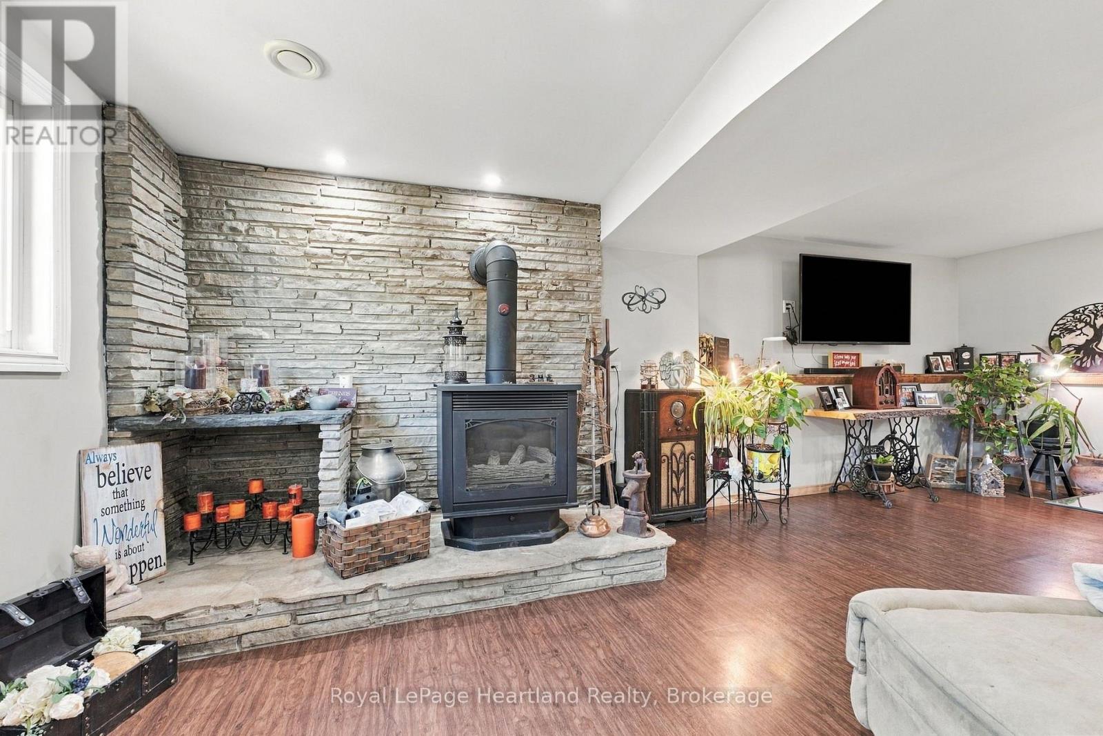 17 MCCREA STREET - 24