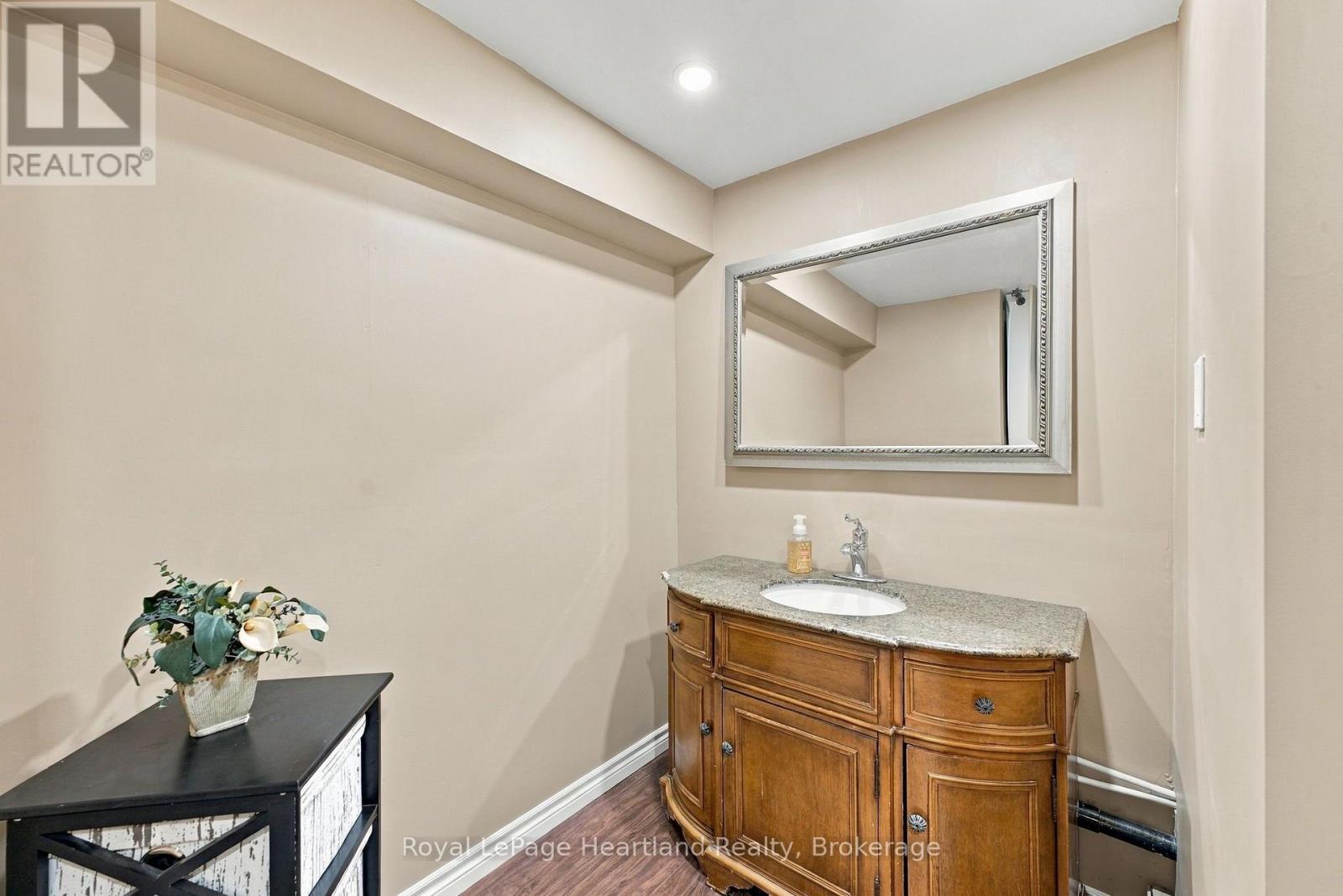 17 MCCREA STREET - 28