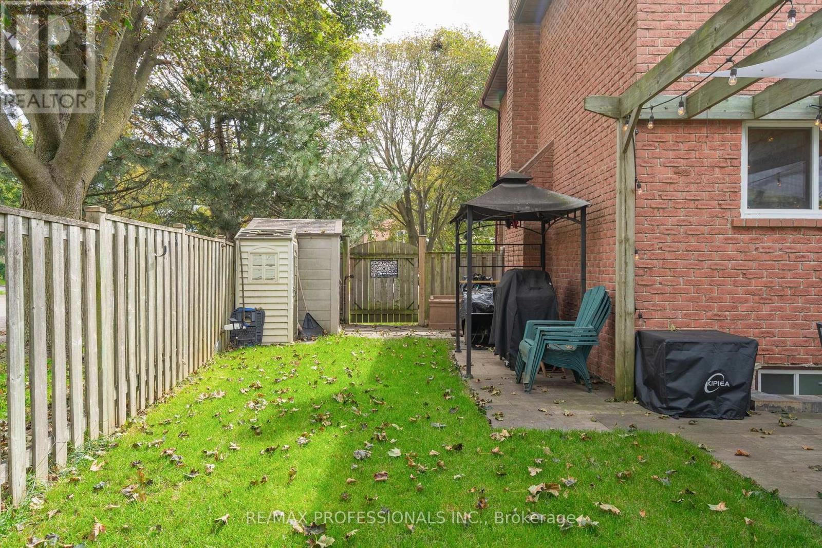 36 MILLINGTON CRESCENT - 20