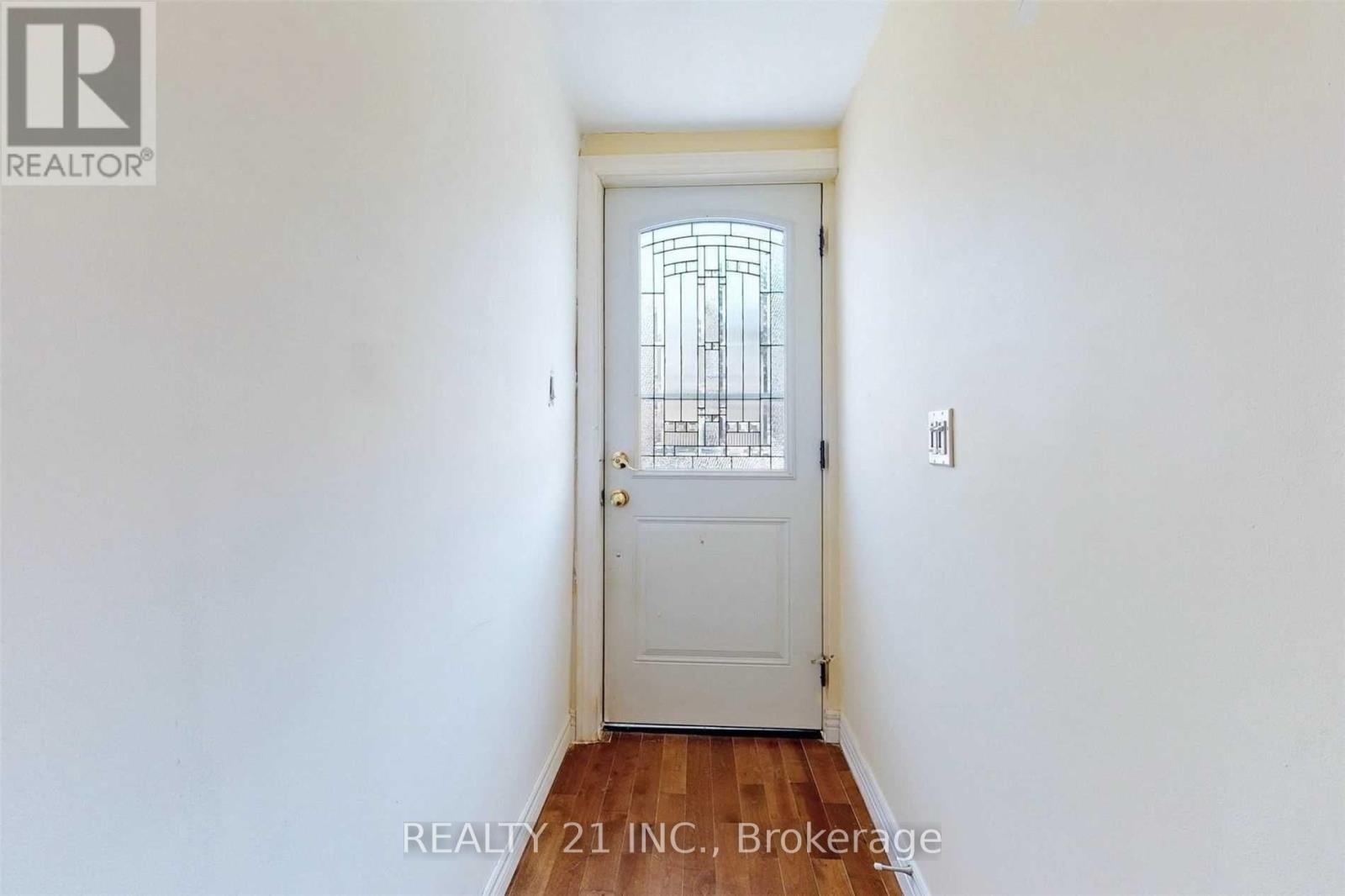 270 LINSMORE CRESCENT - 2