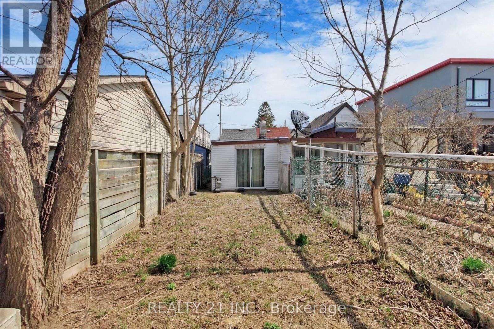 270 LINSMORE CRESCENT - 23