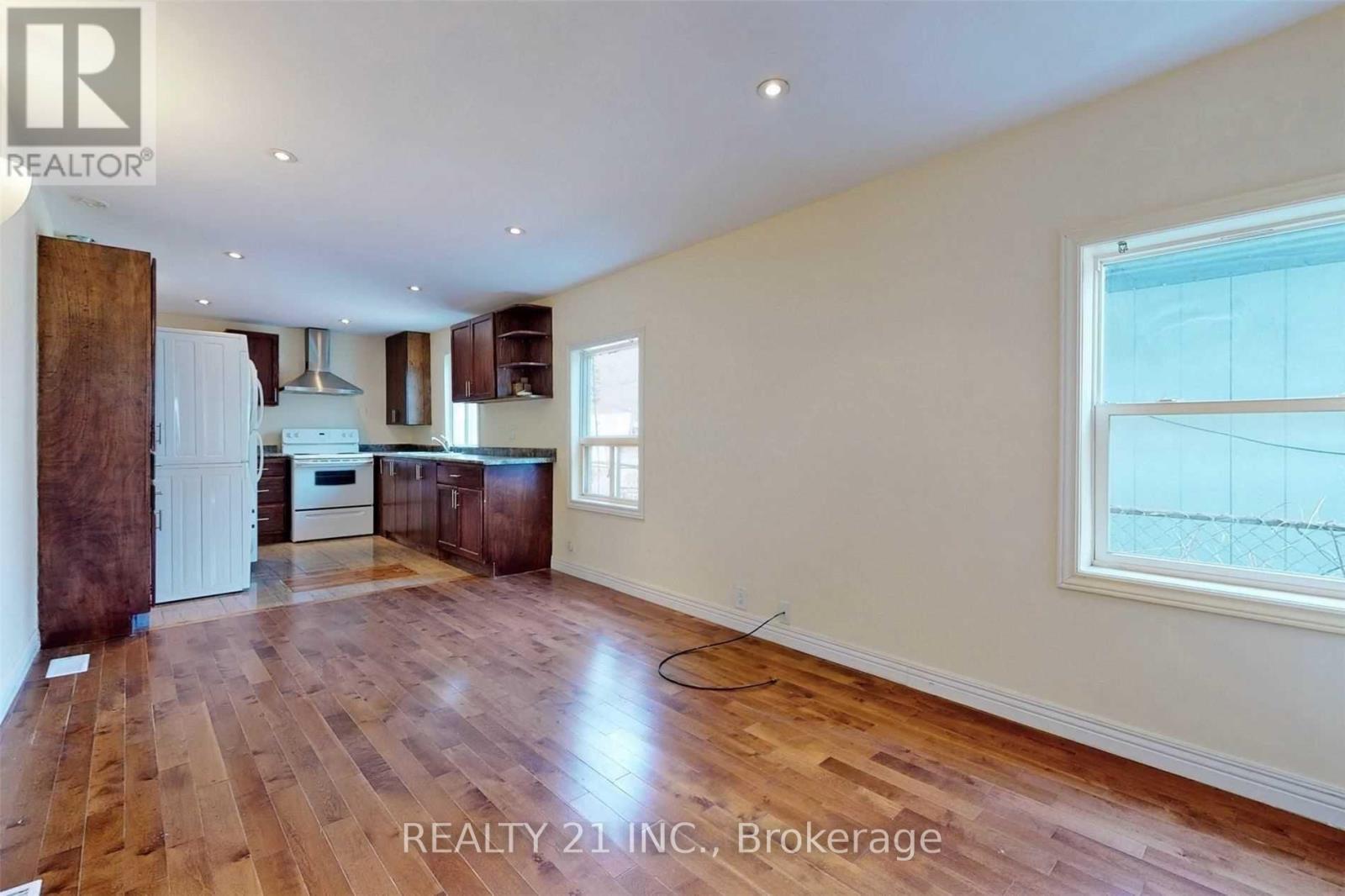 270 LINSMORE CRESCENT - 3