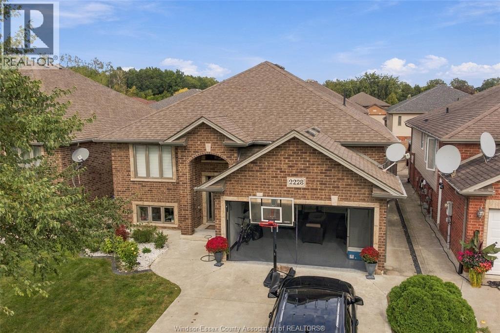 2228 ASKIN AVENUE - 3
